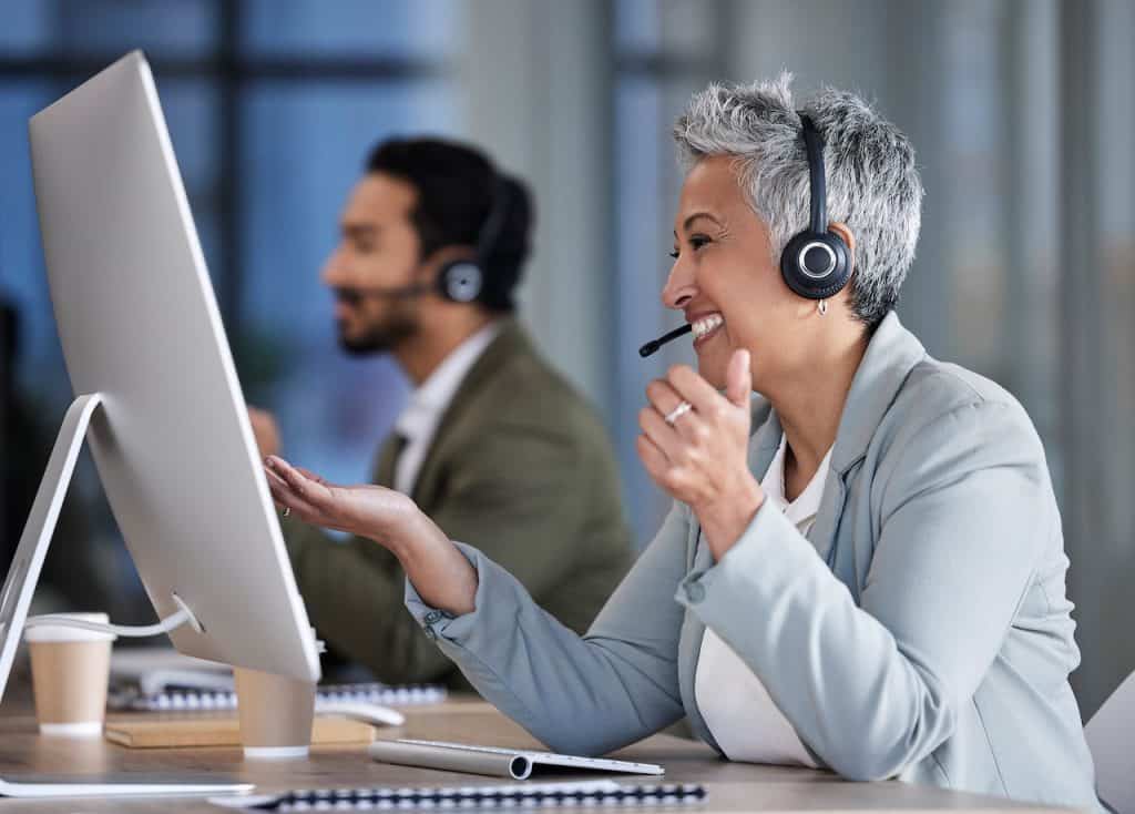 employee helping customer online through the client portal